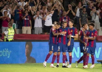 Barcelona aplastó 5-0 a Betis y lidera LaLiga