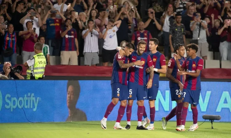 Barcelona aplastó 5-0 a Betis y lidera LaLiga