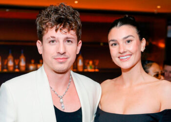 Charlie Puth pide la ‘Pizza’ y el Sí: ¡comprometido con Brooke Sansone!