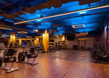 10 ejercicios de entrenamiento intensos para desafiar tus límites en el gimnasio