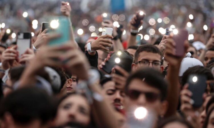 Demi Lovato rompe moldes con Rock terapéutico en el festival ‘The Town’ de Brasil