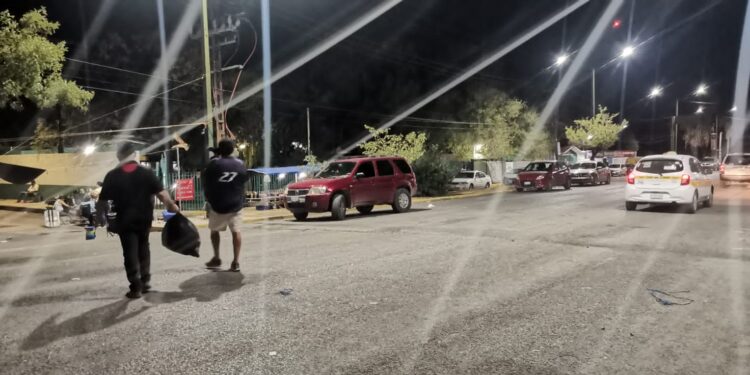 Liberan maestros vialidad en Calzada Tamatán