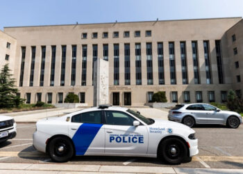 Alarma en el capitolio: evacúan sede policial por vehículo sospechoso