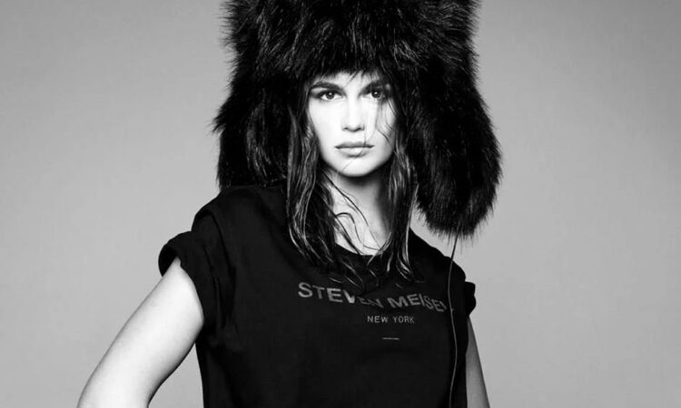 Zara y Linda Evangelista se unen en colección retro: ¡Vuelta a los 60s!