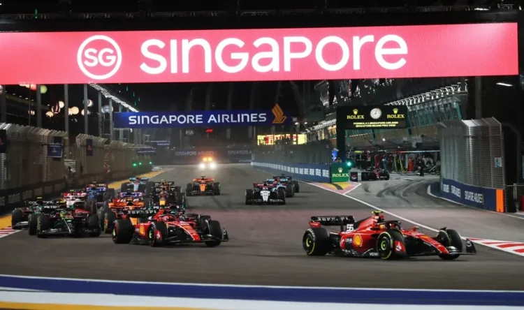 Se acabó la racha de Red Bull, gana Sainz el Gran Premio de Singapur