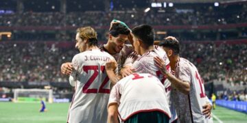 Selección Mexicana en silencio: evita a la prensa y deja dudas sobre el pasto sintético