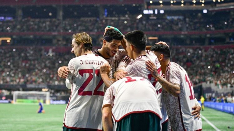 Selección Mexicana en silencio: evita a la prensa y deja dudas sobre el pasto sintético