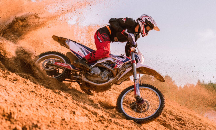 A bordo de la aventura descubre 5 motos para despegar en Motocross