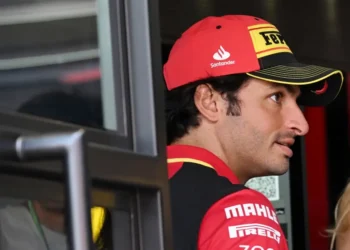 Carlos Sainz gana la Pole Position; ‘Checo’ Pérez saldrá quinto en GP Monza