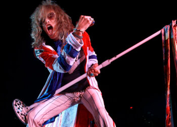 Aerosmith en pausa: Steven Tyler sufre fractura en la laringe