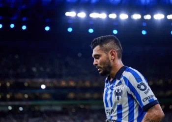 ‘Tecatito’ Corona usará el número 12 tras polemica