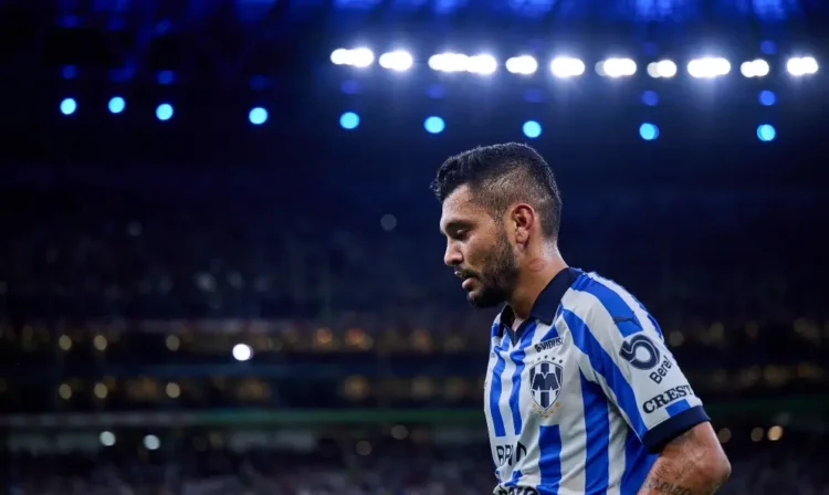 ‘Tecatito’ Corona usará el número 12 tras polemica