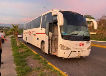 Obreros viven momentos de pánico al confundir gas de extintor con humo