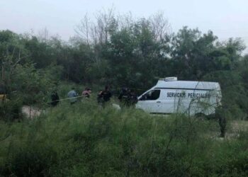 Encuentra a su esposo ahogado en una laguna