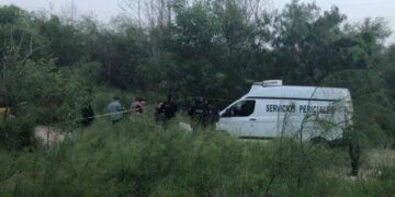 Encuentra a su esposo ahogado en una laguna