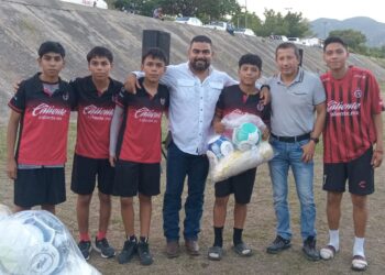 Arropa Municipio a futbolistas de Academias y Ligas Permanentes