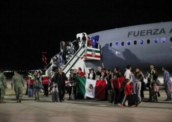 Mexicanos serán evacuados de Israel a través del puente aéreo Tel Aviv-Madrid: Cancillería