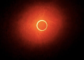 Así se vio el ‘anillo de fuego’ por el eclipse que puso bajo la sombra a mexicanos
