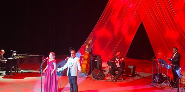 Tenor Fernando de la Mora enamora victorenses con emotivo repertorio