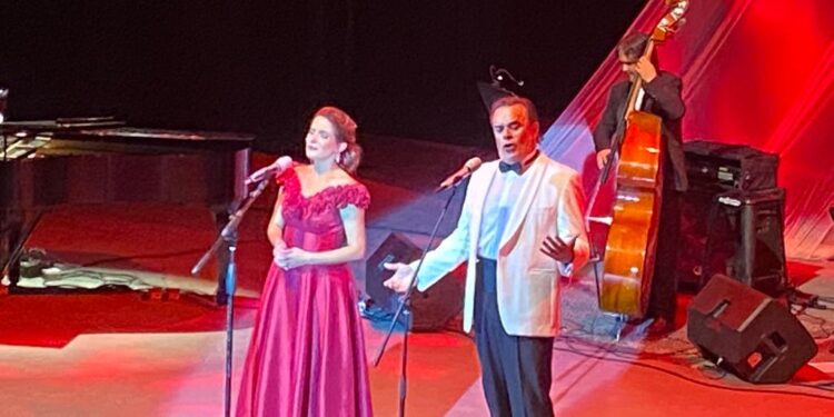 Tenor Fernando de la Mora enamora victorenses con emotivo repertorio