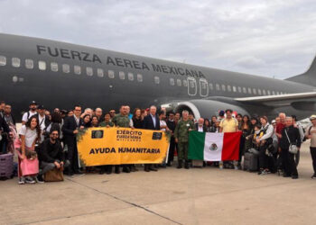 Rescatan a otros 158 mexicanos de Israel; llegan a Madrid