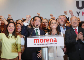 Ante Sheinbaum y Delgado, aspirantes de Morena firman acuerdo de unidad