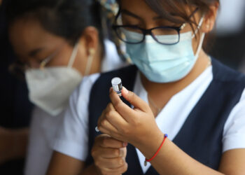 Vacuna contra covid-19 de Pfizer obtiene opinión favorable para su venta en México