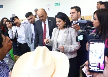 Atiende Comisión de Diputados de Morena a habitantes inconformes de Llera