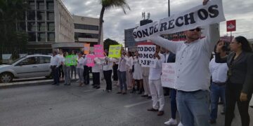 Protestan trabajadores de los juzgados federales en Tampico