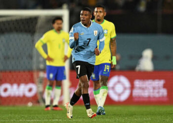 Uruguay somete a Brasil 2-0 en la eliminatoria sudamericana