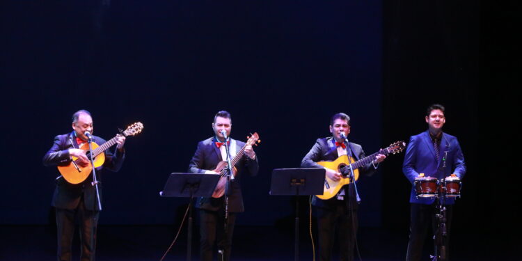 Gran velada romántica de boleros con el Trío “Los Panchos” en Teatro del Centro Cultural