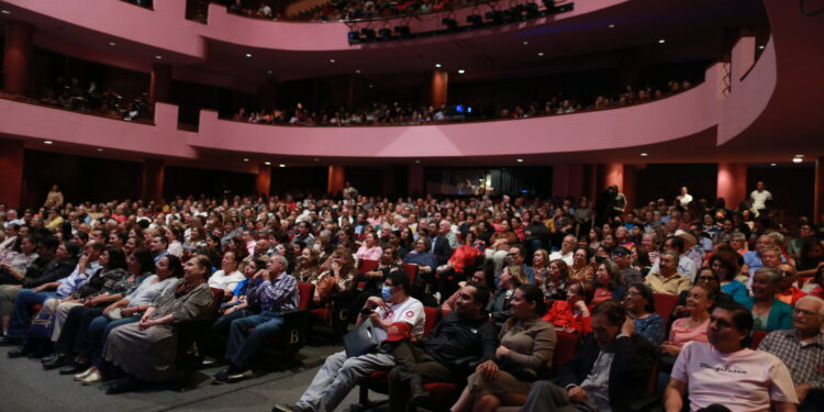 Gran velada romántica de boleros con el Trío “Los Panchos” en Teatro del Centro Cultural