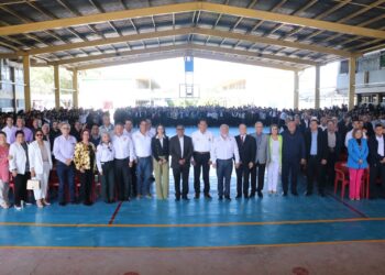 Felicita Alcalde Mario López a la comunidad del CBTIS 189 de Matamoros por 40 aniversario