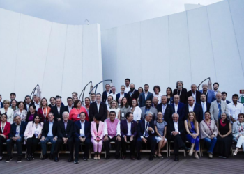 “México vivió un despojo a la nación hasta que llegó la 4T”, expone Sheinbaum ante Grupo Puebla