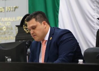 Rinde Humberto Prieto informe de la Comisión Permanente del Congreso