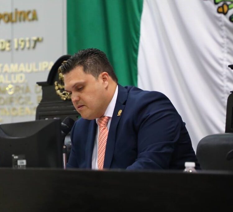 Rinde Humberto Prieto informe de la Comisión Permanente del Congreso