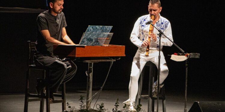 Impone alcalde de Matamoros medalla a Horacio Franco, artista homenajeado en la 31 edición del FIO