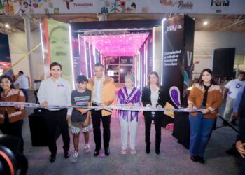 Américo y María inauguran el stand del DIF Estatal en la Feria Tamaulipas 2023