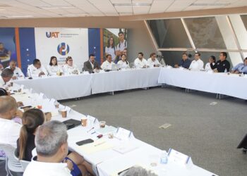 Presenta UAT nuevo modelo de bachillerato a preparatorias incorporadas