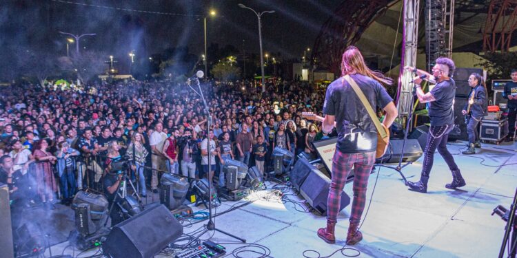 Cierra el FIO; alcalde Mario López clausura la gran fiesta cultural en Matamoros.
