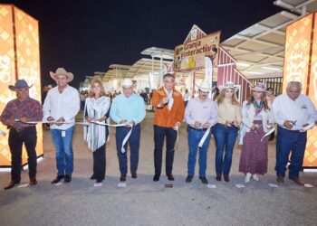 Entregan ganaderos al gobernador donativo con causa para el DIF Tamaulipas