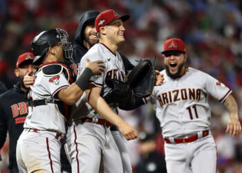 D’Backs vence a Phillies y será rival de los Rangers en la Serie Mundial