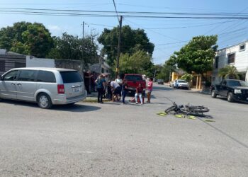 Camioneta embiste a motocicleta y lesiona a pareja en Cd. Victoria
