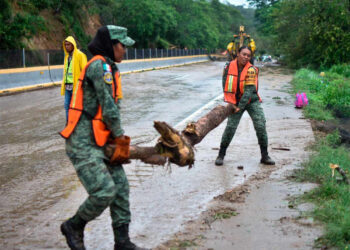 Reabren autopista México-Acapulco tras paso del huracán OTIS