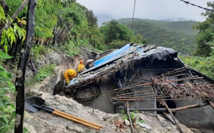 AMLO anuncia censo para construcción de viviendas dañada por huracán ‘Otis’ en Guerrero