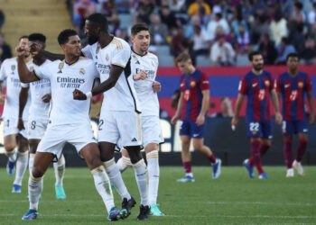 Real Madrid le pega de visitante 2-1 al Barcelona