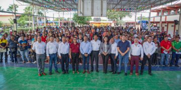 Entrega Gobierno de Matamoros becas del programa “Nadie Atrás, Nadie Fuera” en CBTIS 135