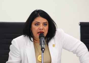 Diputados guardan minuto de silencio por víctimas de desplome de iglesia en Madero