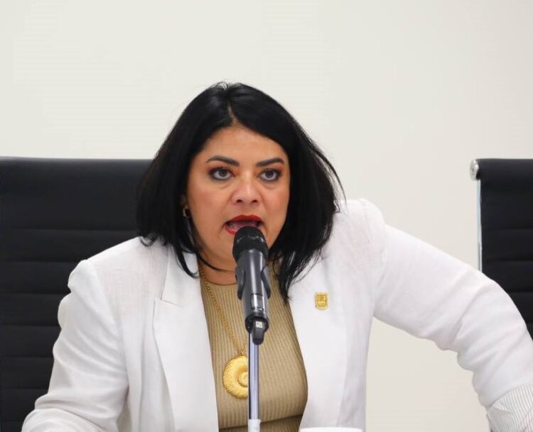 Diputados guardan minuto de silencio por víctimas de desplome de iglesia en Madero