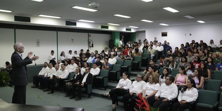 Celebra UAT el 56 aniversario de la Facultad de Comercio y Administración Victoria